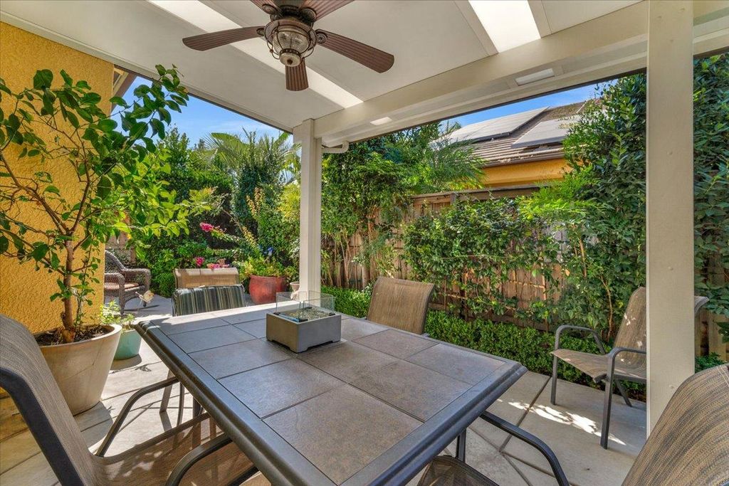 Image 27 of property listing at 5649 N Romeo Lane, Fresno, CA 93711