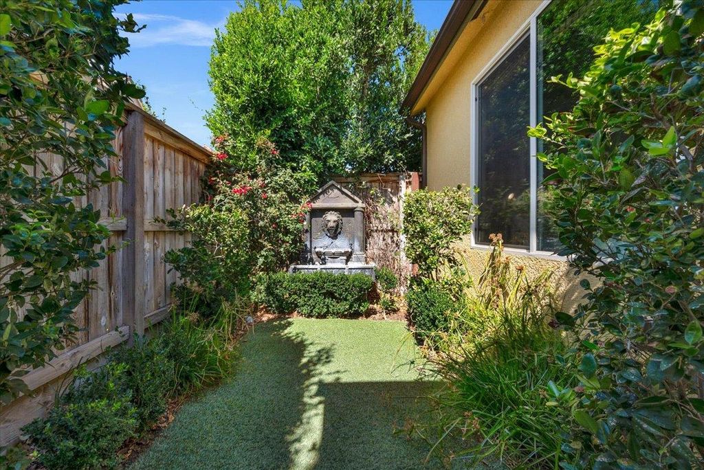 Image 29 of property listing at 5649 N Romeo Lane, Fresno, CA 93711