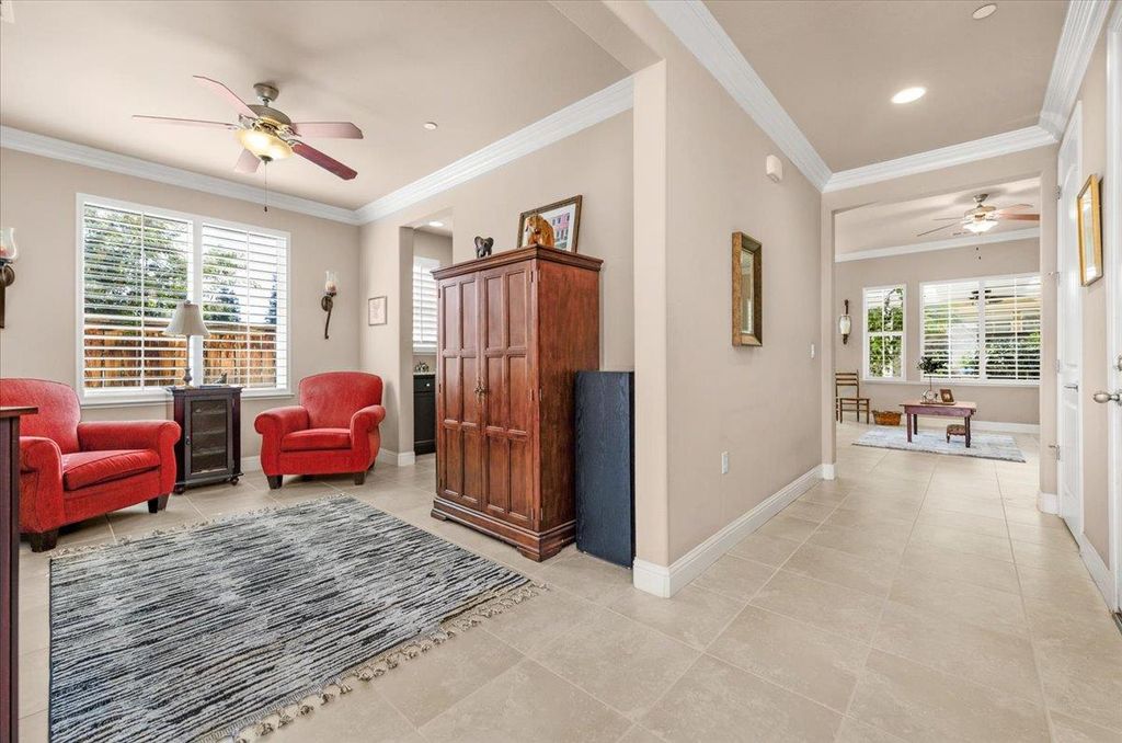 Image 3 of property listing at 5649 N Romeo Lane, Fresno, CA 93711