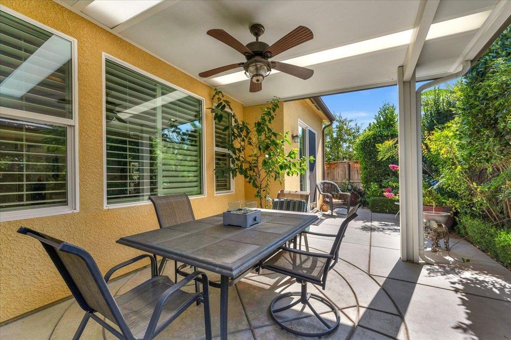 Image 30 of property listing at 5649 N Romeo Lane, Fresno, CA 93711