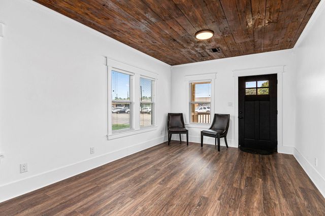 1138 Fannin Street, Columbus, TX 78934