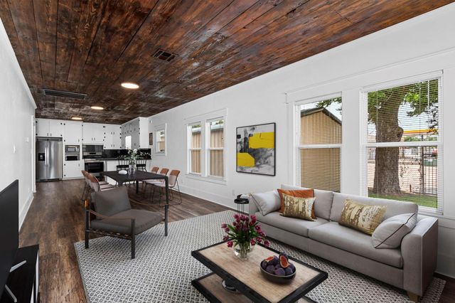 1138 Fannin Street, Columbus, TX 78934