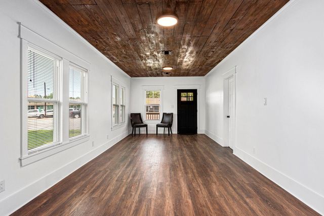 1138 Fannin Street, Columbus, TX 78934