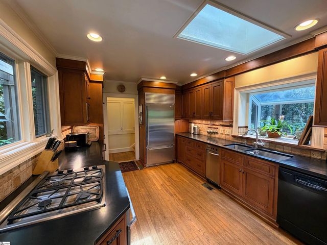 418 Woodland Way, Greenville, SC 29607