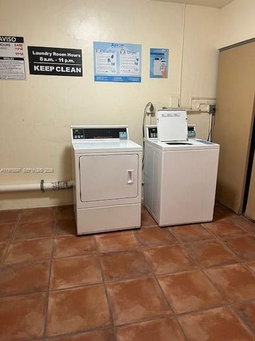 9493 SW 76th St L4, Miami, FL 33173