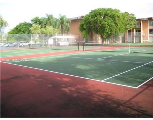 9493 SW 76th St L4, Miami, FL 33173