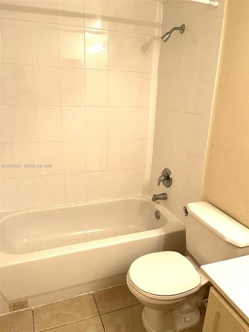 9493 SW 76th St L4, Miami, FL 33173