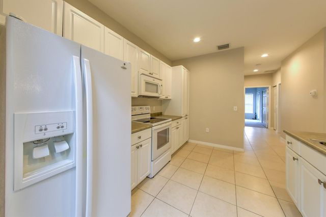 1868 S Dovetail Drive C2, Fort Pierce, FL 34982
