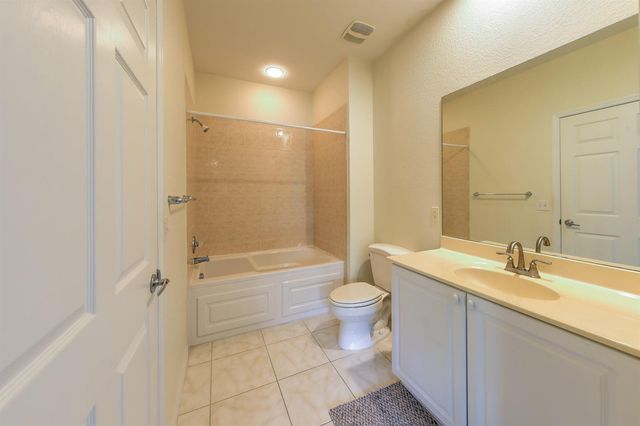 1868 S Dovetail Drive C2, Fort Pierce, FL 34982