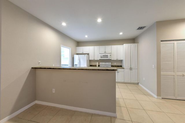 1868 S Dovetail Drive C2, Fort Pierce, FL 34982