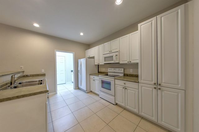 1868 S Dovetail Drive C2, Fort Pierce, FL 34982