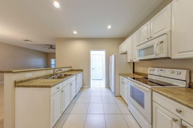 1868 S Dovetail Drive C2, Fort Pierce, FL 34982