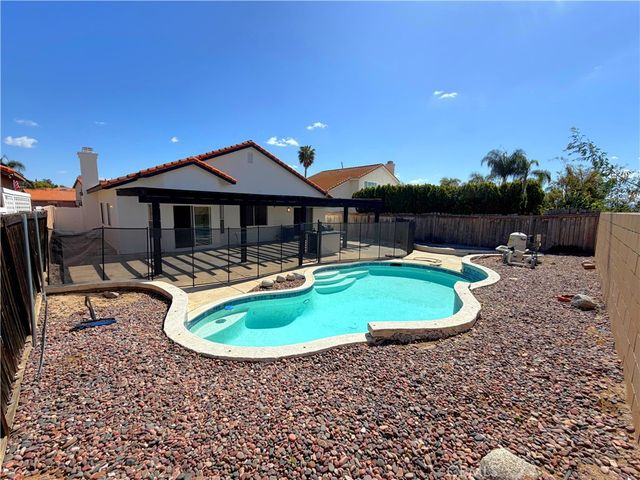 40018 Notting Hill Road, Murrieta, CA 92563