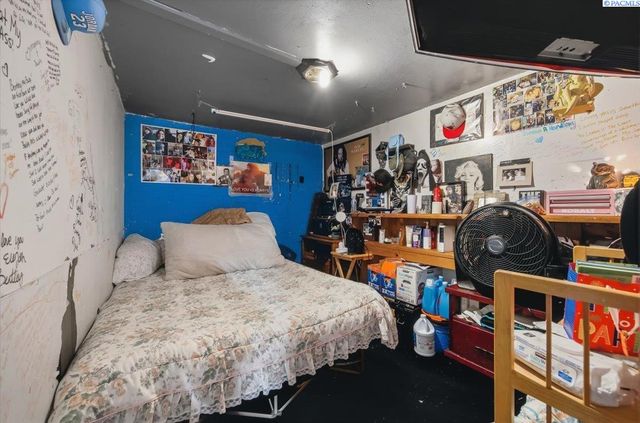 1623 W 1st Ave, Kennewick, WA 99336