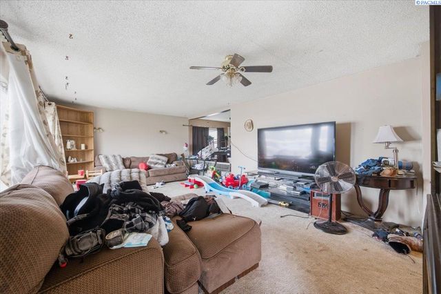 1623 W 1st Ave, Kennewick, WA 99336