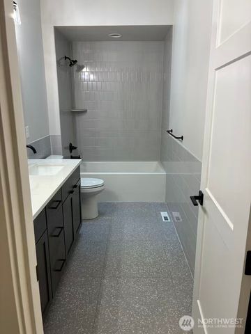 4814 240 Place SE, Sammamish, WA 98029