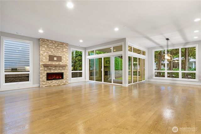 4814 240 Place SE, Sammamish, WA 98029