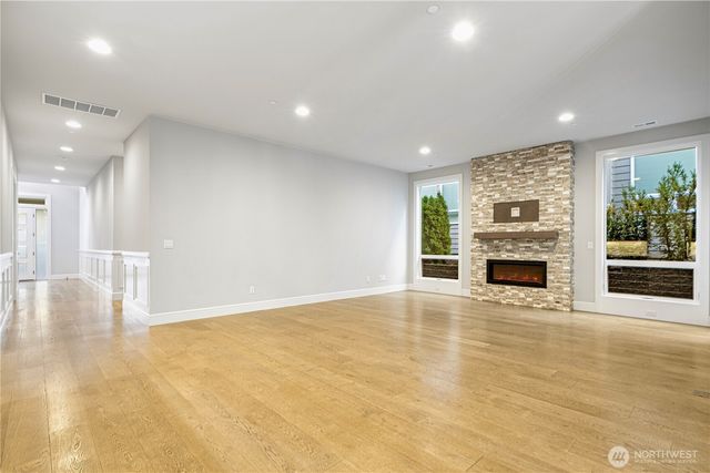 4814 240 Place SE, Sammamish, WA 98029