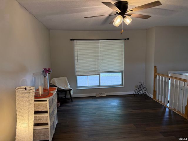 6345 N RANDWICK Road, Peoria, IL 61615