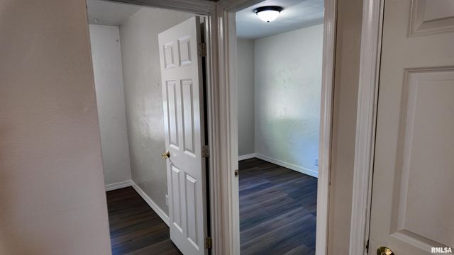 6345 N RANDWICK Road, Peoria, IL 61615