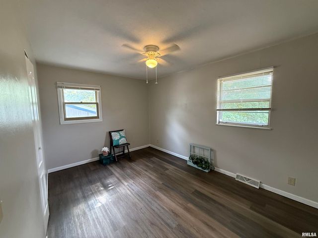 6345 N RANDWICK Road, Peoria, IL 61615