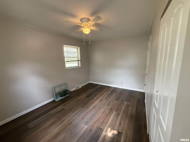 6345 N RANDWICK Road, Peoria, IL 61615