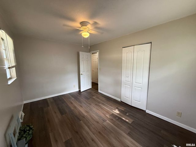 6345 N RANDWICK Road, Peoria, IL 61615