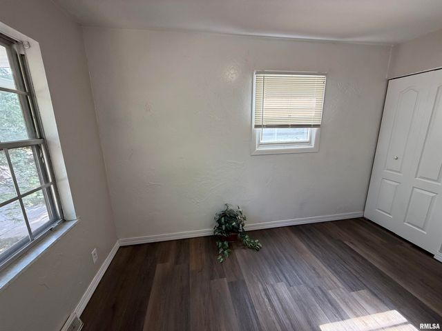 6345 N RANDWICK Road, Peoria, IL 61615