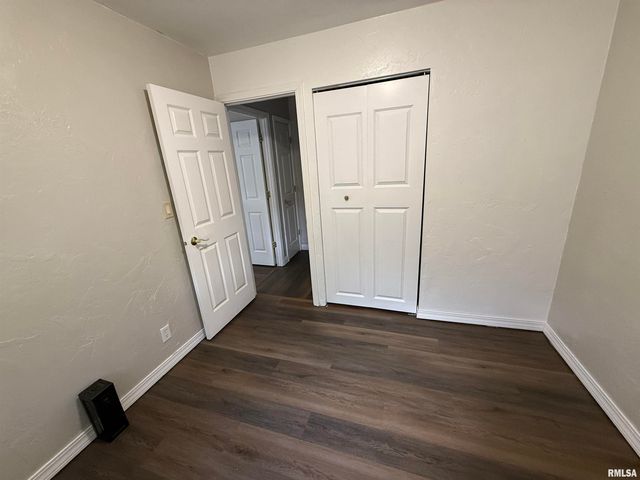 6345 N RANDWICK Road, Peoria, IL 61615