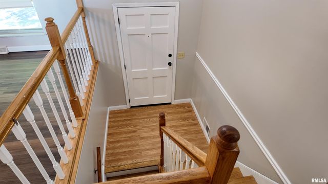 6345 N RANDWICK Road, Peoria, IL 61615