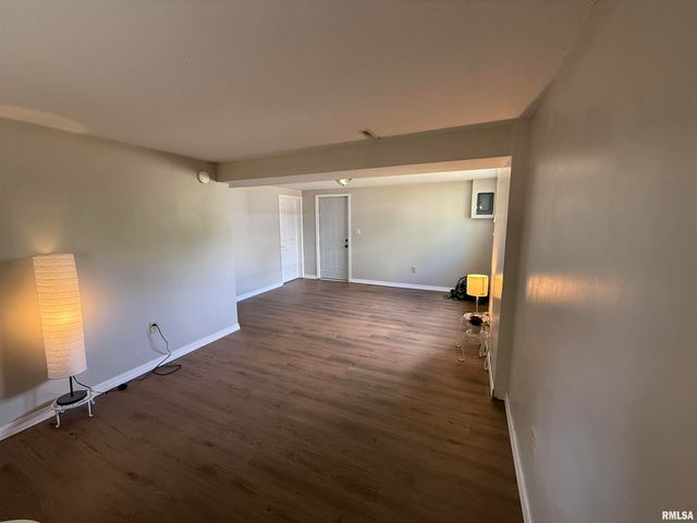 6345 N RANDWICK Road, Peoria, IL 61615