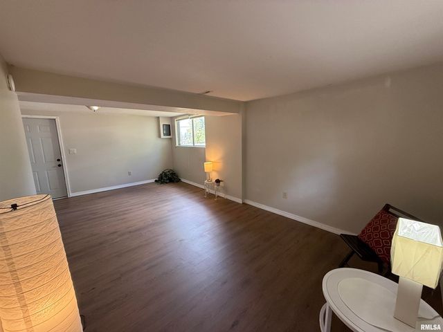 6345 N RANDWICK Road, Peoria, IL 61615