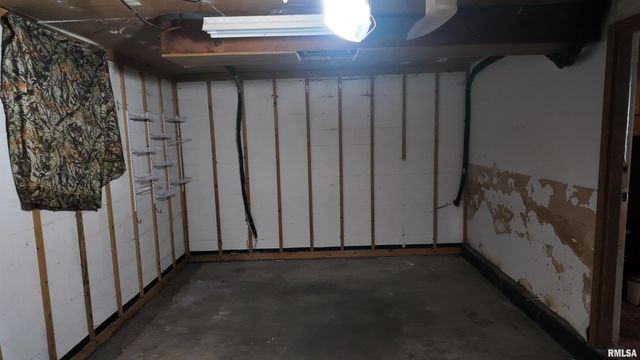 6345 N RANDWICK Road, Peoria, IL 61615