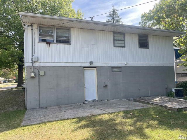 6345 N RANDWICK Road, Peoria, IL 61615