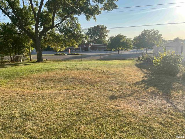 6345 N RANDWICK Road, Peoria, IL 61615