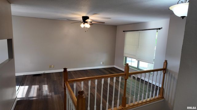 6345 N RANDWICK Road, Peoria, IL 61615