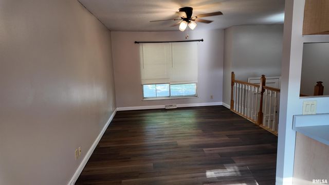 6345 N RANDWICK Road, Peoria, IL 61615