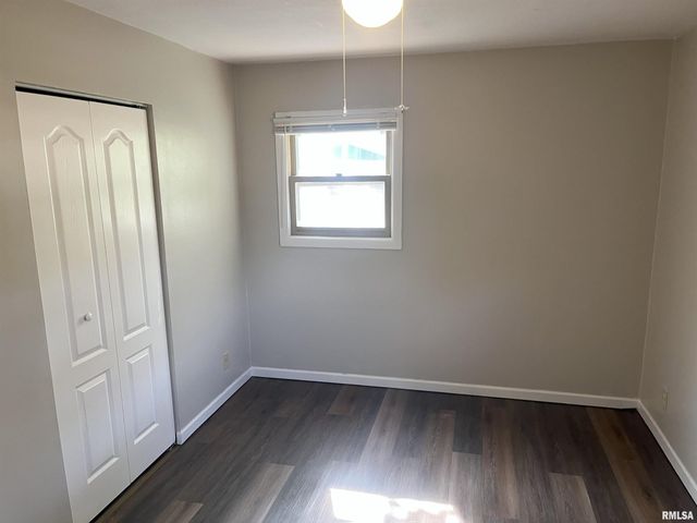 6345 N RANDWICK Road, Peoria, IL 61615