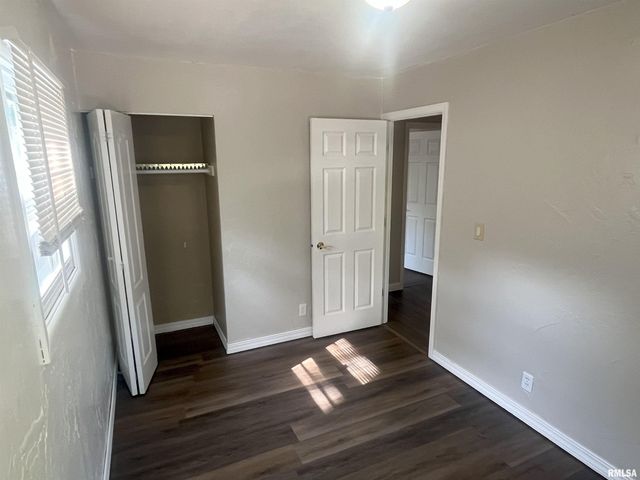 6345 N RANDWICK Road, Peoria, IL 61615