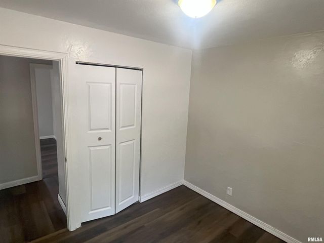 6345 N RANDWICK Road, Peoria, IL 61615