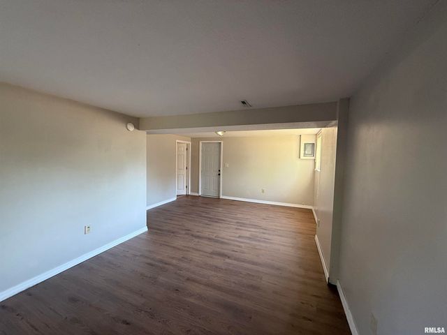 6345 N RANDWICK Road, Peoria, IL 61615