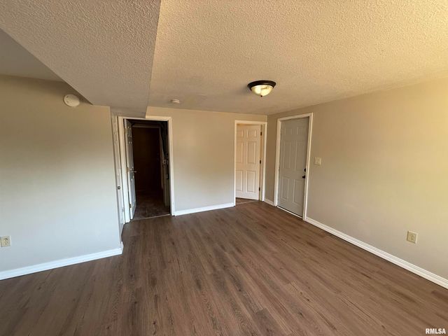 6345 N RANDWICK Road, Peoria, IL 61615