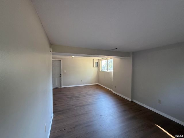 6345 N RANDWICK Road, Peoria, IL 61615