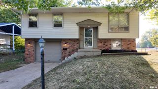 6345 N RANDWICK Road, Peoria, IL 61615