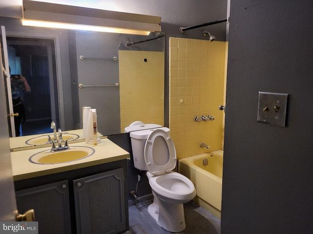 4 EDGEMONT LN, Willingboro, NJ 08046