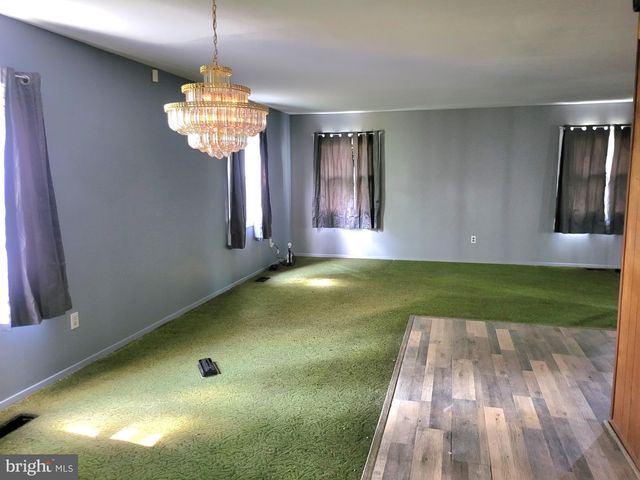 4 EDGEMONT LN, Willingboro, NJ 08046
