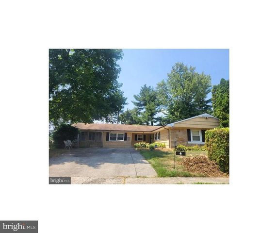 4 EDGEMONT LN, Willingboro, NJ 08046