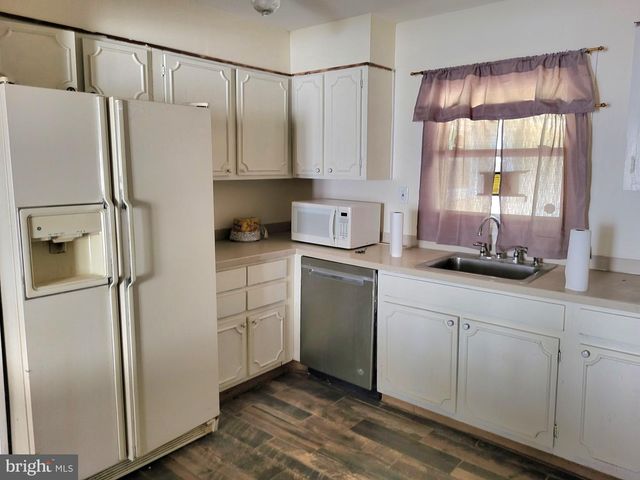 4 EDGEMONT LN, Willingboro, NJ 08046