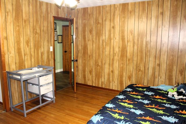 8 Edgelea Circle, Clinton, IL 61727