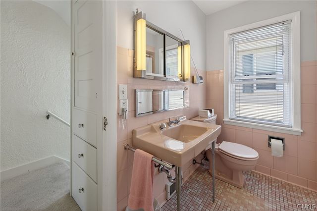 109 Craton St, Syracuse, NY 13203